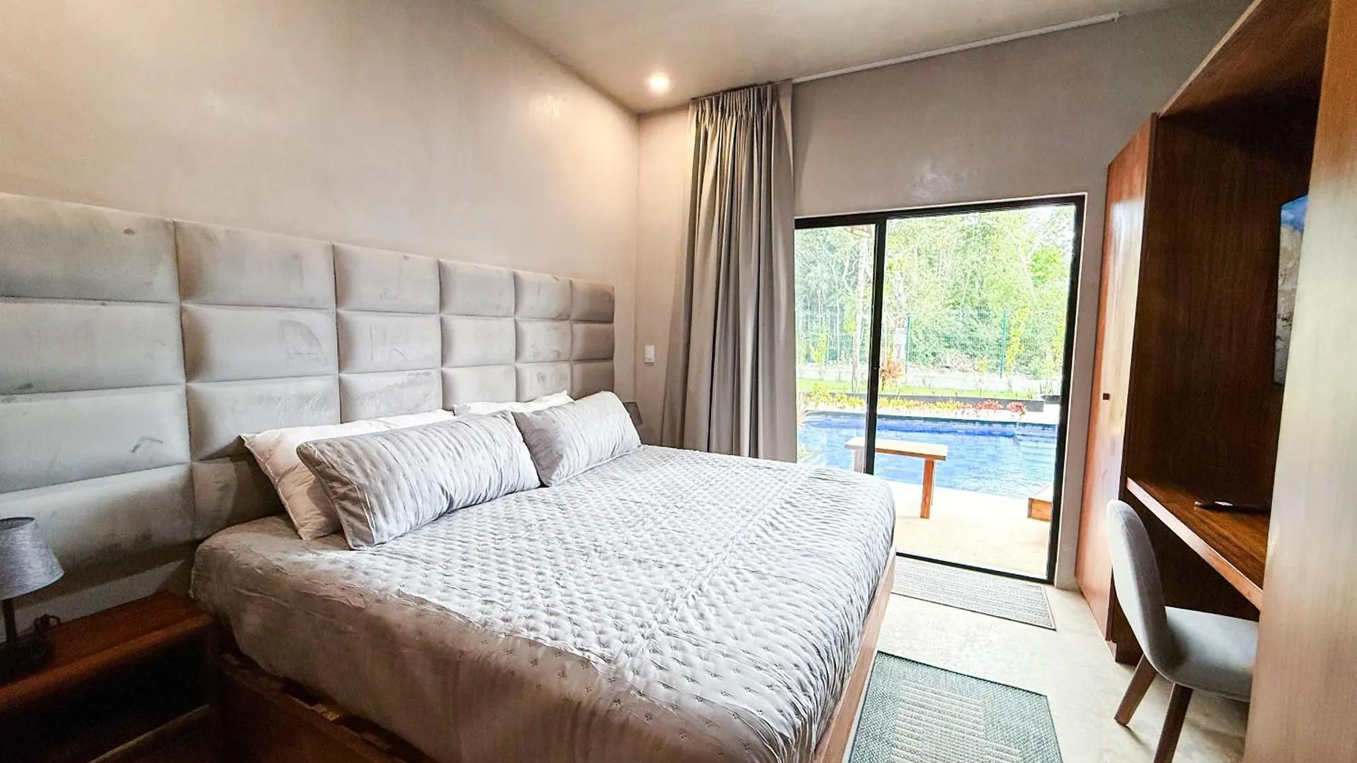 New Swim-Up Apartment King Bed Wifi Тулум